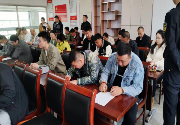 市交通運(yùn)輸局組織召開2024年“旅游季”小微型客車租賃企業(yè)安全生產(chǎn)工作會(huì)議